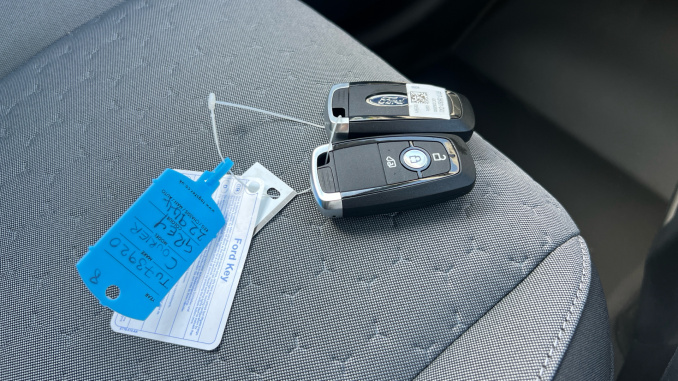 Ford Tourneo Connect 2.0 EcoBlue Titanium 5dr Auto Diesel Estate - Image 20